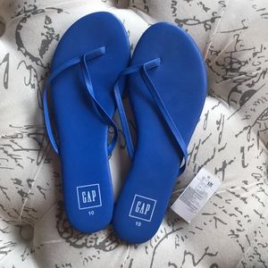 NWT Beautiful blue leather flip flops